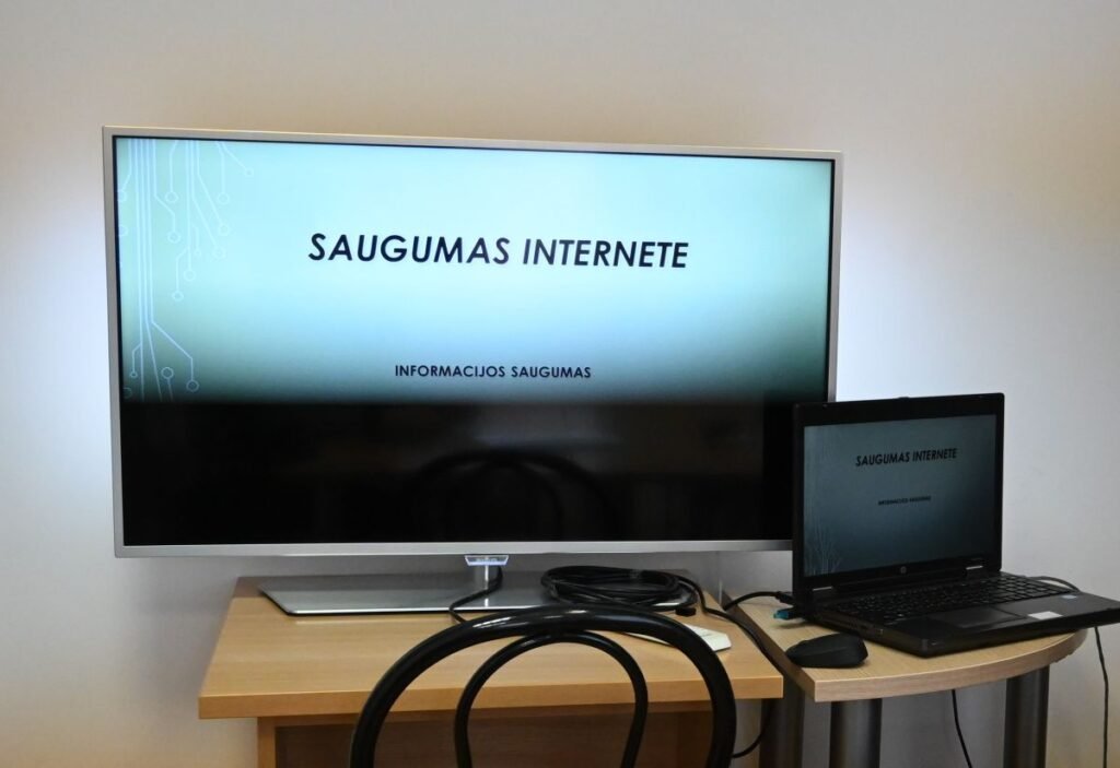 Saugesnio interneto mokymai